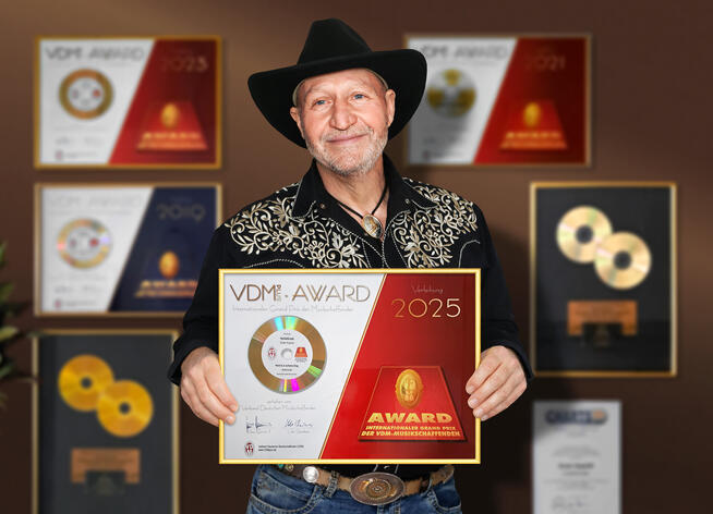 HolleGreat erhält Musik-AWARD 2025 – Vierte Goldene CD fürs bayerische Gefühl